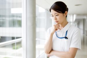 看護師の仕事がつらいと感じたとき、休むことへの罪悪感をどう解消する？